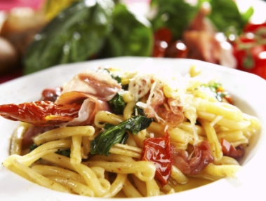 Patatas revolconas con huevo frito